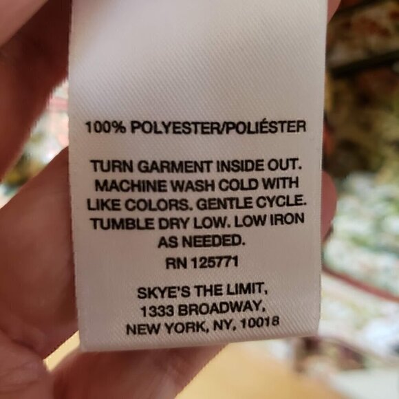 Like New Skye's the Limit  Plus Size Patterned Flowy Long Sleeve Size 1X - Picture 7 of 7